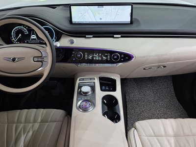 صورة 5 لـ 2023 Genesis GV70