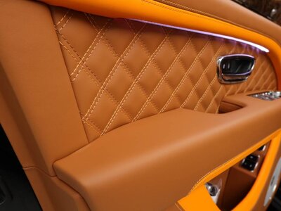 BENTLEY BENTAYGA - 8