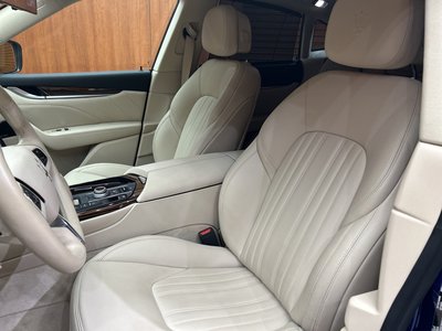 2020 Maserati LEVANTE photo 6