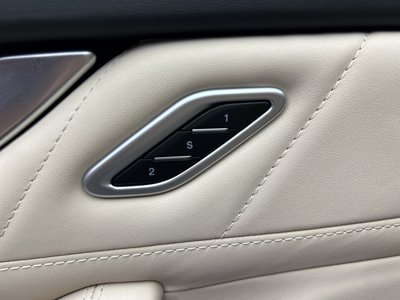 2020 Maserati LEVANTE — миниатюра 25
