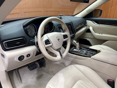 2020 Maserati LEVANTE photo 5