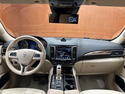 2020 Maserati LEVANTE photo 4