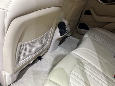 2020 Maserati LEVANTE photo 8