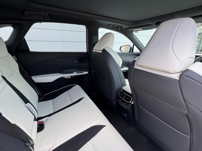 صورة مصغرة 64 لـ 2025 Lexus RX