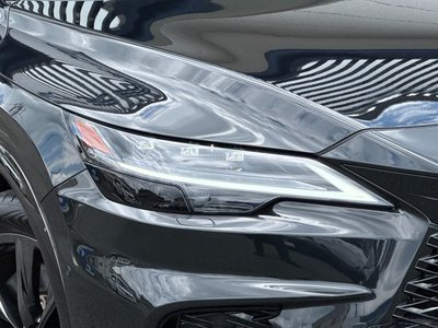 صورة 10 لـ 2025 Lexus RX