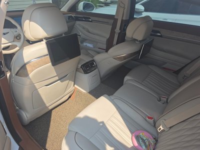 2020 Genesis G90 — миниатюра 18