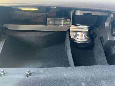 MERCEDES-BENZ EQC - 8