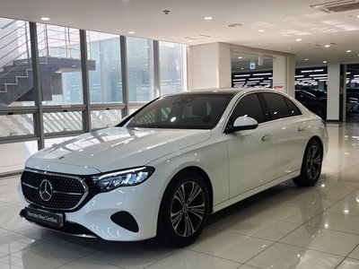 MERCEDES-BENZ E-CLASS - 1