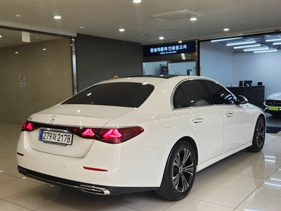 MERCEDES-BENZ E-CLASS - 3