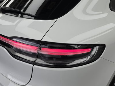 صورة 10 لـ 2022 Porsche MACAN