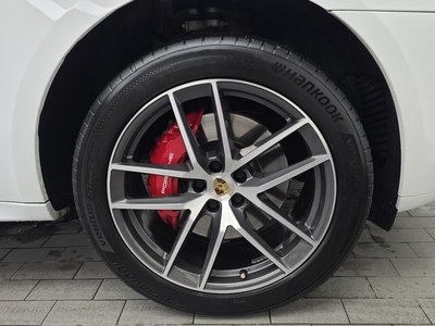 صورة 8 لـ 2022 Porsche MACAN