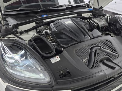 صورة 7 لـ 2022 Porsche MACAN