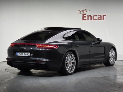 PORSCHE PANAMERA - 2