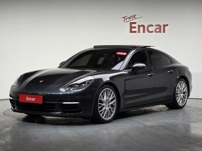 PORSCHE PANAMERA - 4