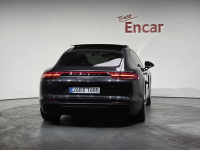 PORSCHE PANAMERA - 5