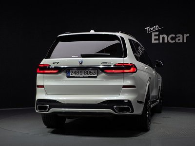 2024 BMW X7 photo 3