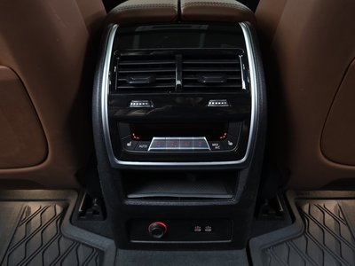 2024 BMW X7 thumbnail 25