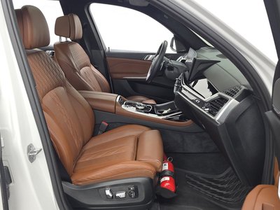 2024 BMW X7 thumbnail 17