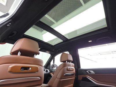 2024 BMW X7 thumbnail 24