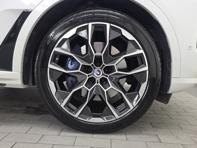 2024 BMW X7 photo 8