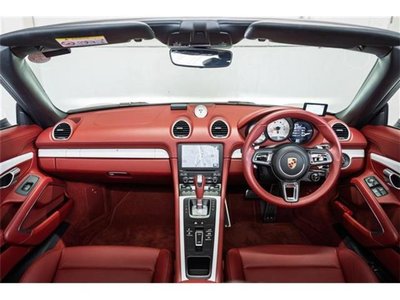 2021 Porsche 718 photo 8