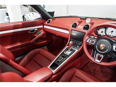 2021 Porsche 718 photo 9