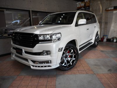 TOYOTA LAND CRUISER 200