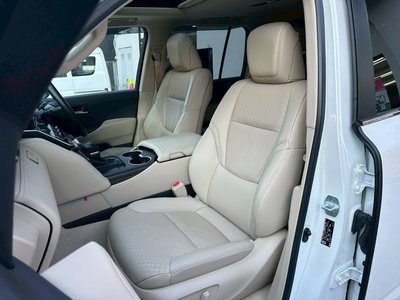 TOYOTA LAND CRUISER 300 - 6