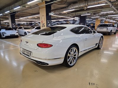 BENTLEY CONTINENTAL GT - 6