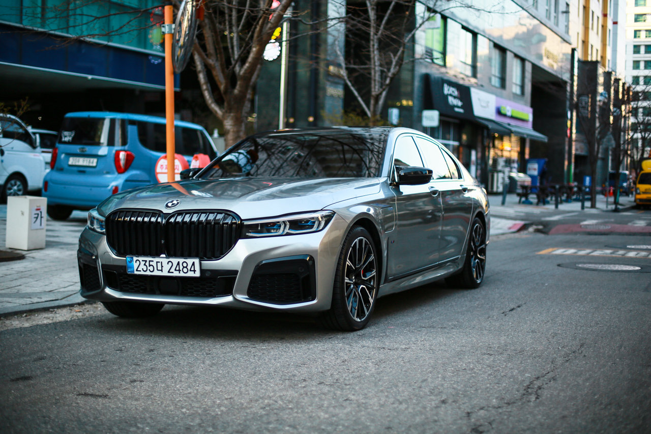 BMW 7 SERIES - View 1