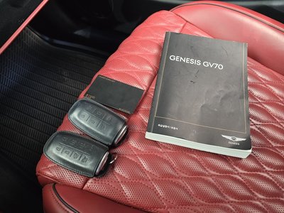 2022 Genesis GV70 — миниатюра 32