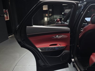 2022 Genesis GV70 — миниатюра 15