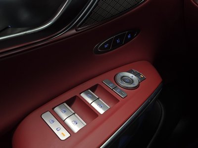 2022 Genesis GV70 — миниатюра 30