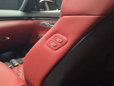 2022 Genesis GV70 — миниатюра 31