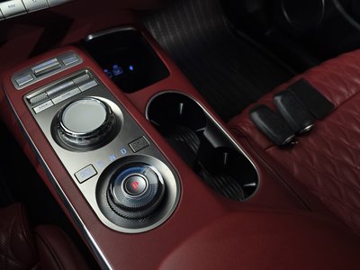 2022 Genesis GV70 — миниатюра 12