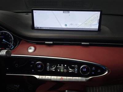 2022 Genesis GV70 — миниатюра 20