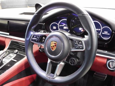 PORSCHE PANAMERA - 4