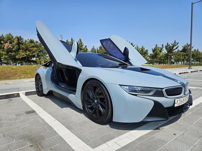 BMW I8 - 1