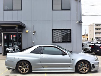 NISSAN SKYLINE GT-R - 4