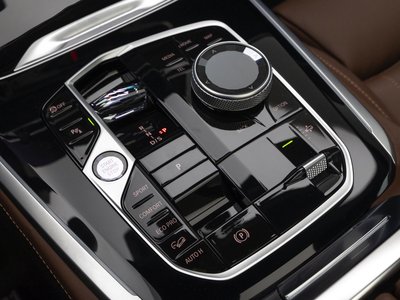2025 BMW X5 photo 9