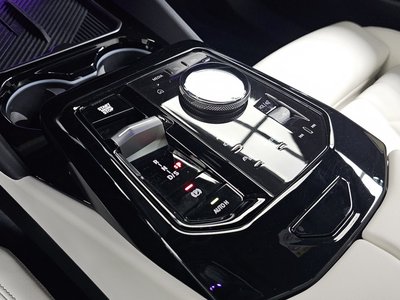 2024 BMW 5 SERIES — миниатюра 12
