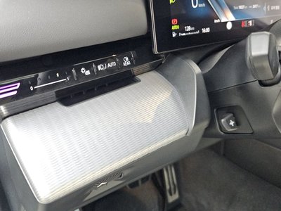 2024 BMW 5 SERIES — миниатюра 28