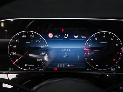 MERCEDES-BENZ E-CLASS - 8