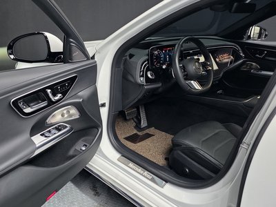 MERCEDES-BENZ E-CLASS - 10