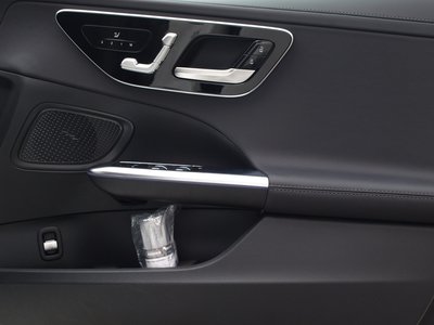 صورة مصغرة 43 لـ 2025 Mercedes-BENZ C-CLASS