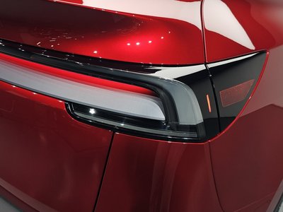 TESLA MODEL Y - 10