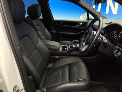 PORSCHE CAYENNE - 9
