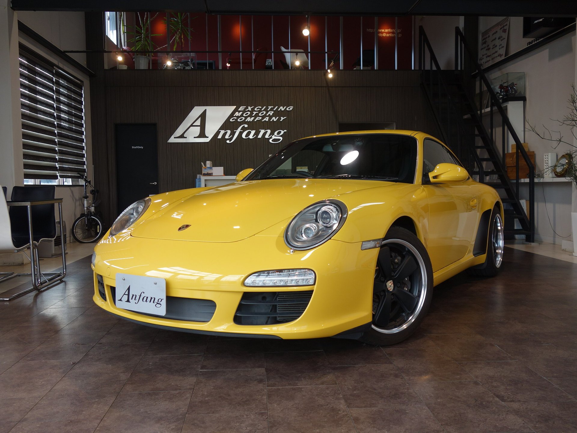 PORSCHE 911 - View 1