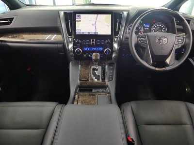 صورة 7 لـ 2023 Toyota ALPHARD