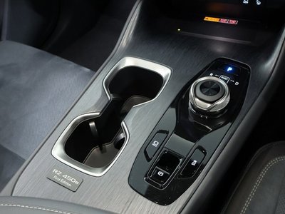 2023 Lexus RZ — миниатюра 21